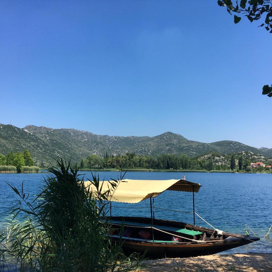 Villakamena Drvenik  Exteriér fotografie